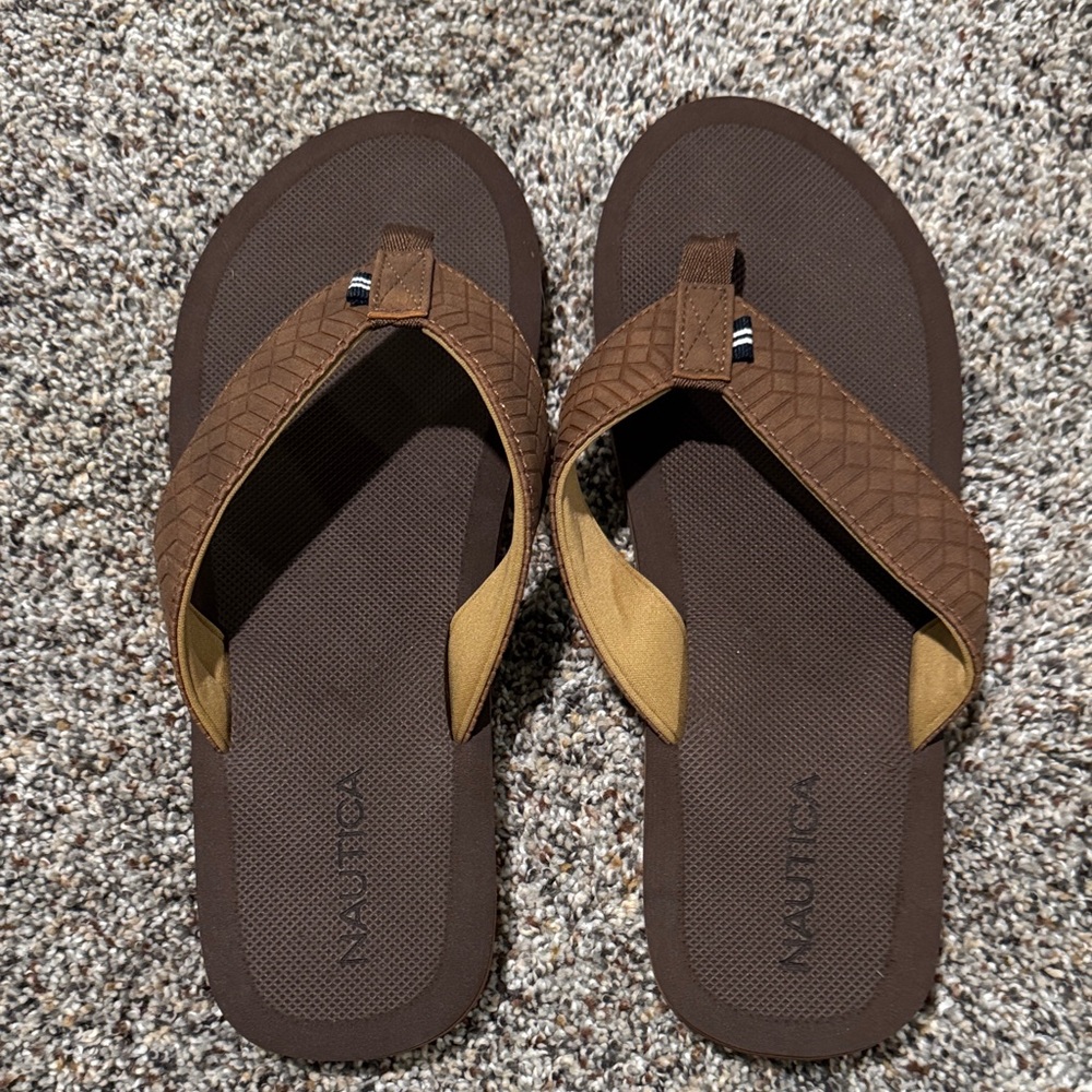 NWOT - Nautica Brown Flip-Flop Sandals with Tan Accents